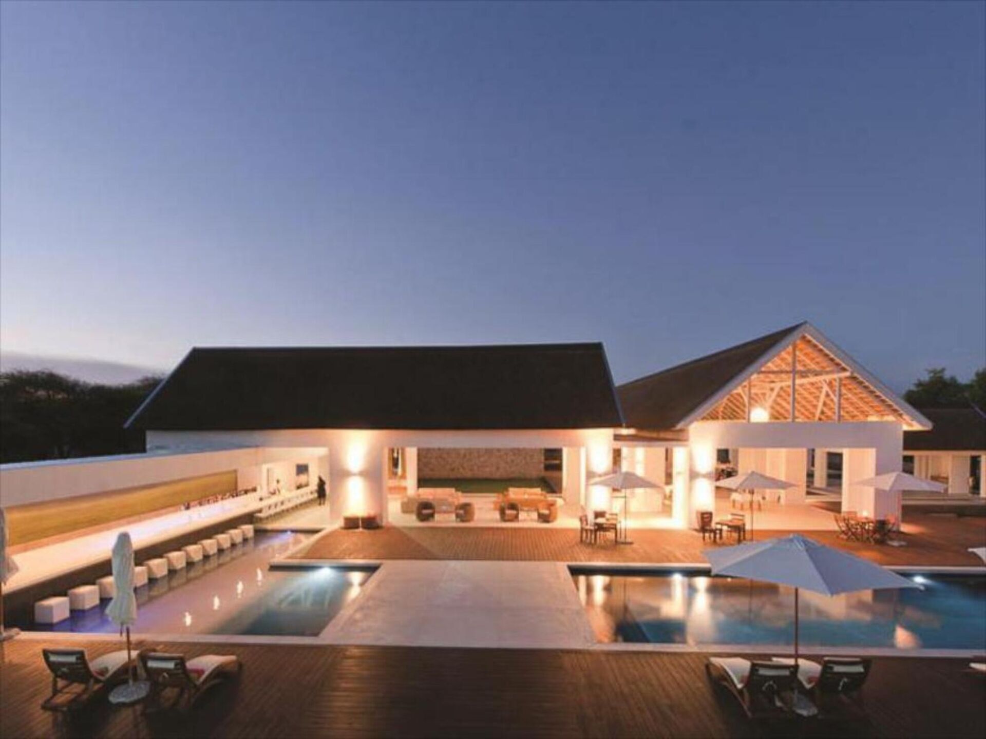Emanya Lodge